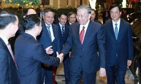 Bộ Chính trị: Hà Nội hướng tới thuộc nhóm các thủ đô hạnh phúc cao trên thế giới