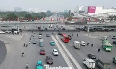 Hà Nội phân luồng giao thông để thi công hầm chui nút giao Cổ Linh