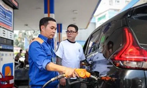 Giảm thuế nhập khẩu xăng dầu về 0%: Cú hích tài khóa hạ nhiệt thị trường