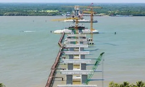 Cây cầu dây văng hơn 3.860 tỷ đồng, giúp rút ngắn 80km từ miền Tây về TP. Hồ Chí Minh do Đèo Cả thi công hiện có tiến độ ra sao?