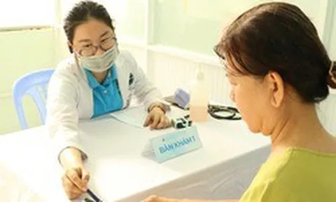 Người dân 19 xã, phường an toàn khu tại TPHCM được cấp thẻ BHYT miễn phí