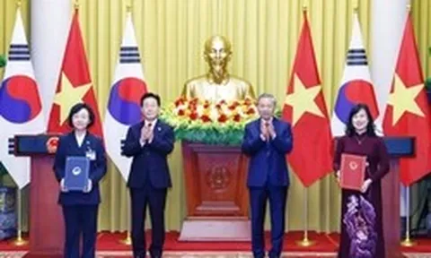 Việt Nam - Hàn Quốc trao 12 văn kiện hợp tác