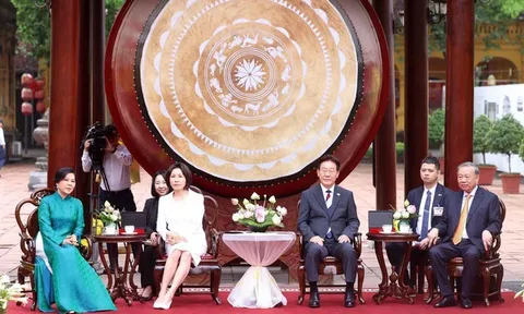 Nguyên thủ hai nước Việt – Hàn cùng thăm Hoàng thành Thăng Long