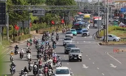 Vỉa hè cửa ngõ phía Tây TP HCM: Dẹp "điểm nóng", mở đường mưu sinh