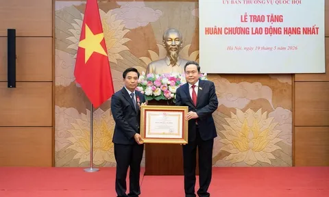 Phó Chủ tịch Quốc hội Nguyễn Doãn Anh nhận Huân chương Lao động hạng Nhất