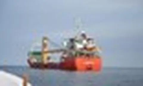 Iran: Lưu lượng tàu thuyền qua Hormuz có thể trở lại mức trước chiến sự