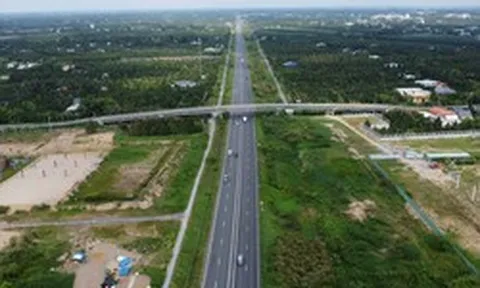 Cao tốc miền Tây: Trạm dừng nghỉ Trung Lương - Mỹ Thuận chốt ngày cán đích, vốn đội lên gần 900 tỉ