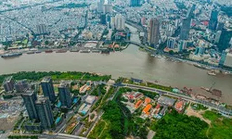 Ít ai ngờ, khối bê tông hơn 100.000 tấn được dìm sâu 27m dưới lòng sông, tiếng "rầm" vang lên sau đó tạo nên kỳ tích lớn nhất Đông Nam Á