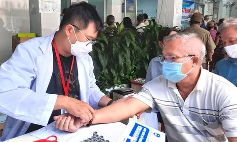 Từ 1/7, người từ 60-75 tuổi được miễn phí 100% bảo hiểm y tế