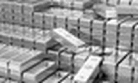 Quỹ bạc lớn nhất thế giới tiếp tục “xả hàng”, bán ròng hơn 58 tấn chỉ trong một tuần