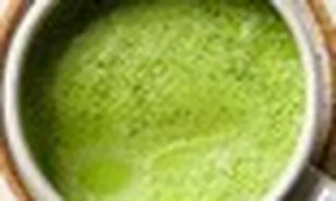 Uống matcha thường xuyên có thể gây thiếu máu, rụng tóc? Chuyên gia giải đáp