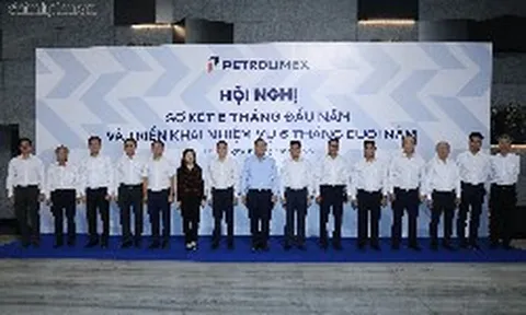 Petrolimex đạt 215.000 tỷ đồng doanh thu sau 6 tháng, tăng 49%