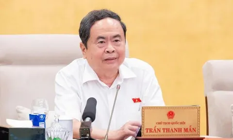 Chủ tịch Quốc hội ký ban hành các nghị quyết về công tác nhân sự