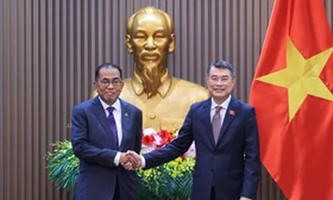 Thủ tướng Lê Minh Hưng tiếp Bộ trưởng Quốc phòng Malaysia