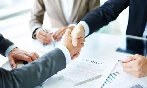 Khi nào doanh nghiệp được chuyển người lao động làm công việc khác hợp đồng lao động?
