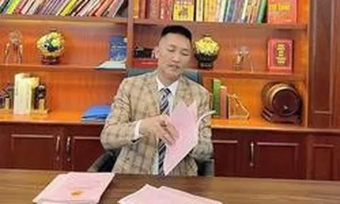 Bất ngờ: Huấn Hoa Hồng từng là Chủ tịch công ty bất động sản với slogan nổi tiếng “có làm thì mới có ăn”