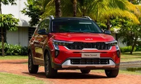 Kia Sonet giảm giá chạm đáy lịch sử