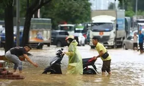 Hà Nội chuẩn bị kịch bản 'chống tê liệt' giao thông khi mưa cực đoan
