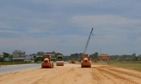 Quốc lộ 15D phấn đấu đảm bảo tiến độ thi công, giải ngân năm 2026