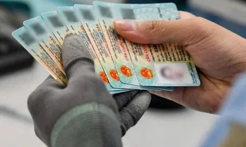 Căn cước công dân hết hạn, việc chuyển tiền online có bị ảnh hưởng?