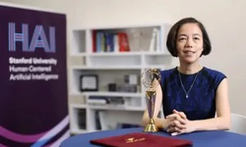 Từng được tỷ phú Phạm Nhật Vượng trao giải thưởng, 2 năm sau nữ giáo sư bán công ty giá 213.000 tỷ đồng cho gã khổng lồ chip Mỹ