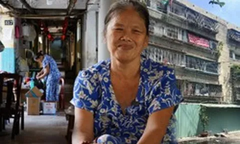 Những cư dân cuối cùng ở lại cư xá hơn 50 năm tuổi tại TP.HCM: "Lúc về đây cô mới 13 tuổi, giờ 64 tuổi rồi"