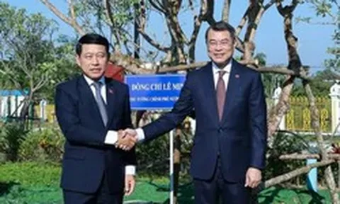 Việt Nam cùng Lào, Campuchia ký kết, trao gần 40 văn kiện hợp tác trong 2 ngày