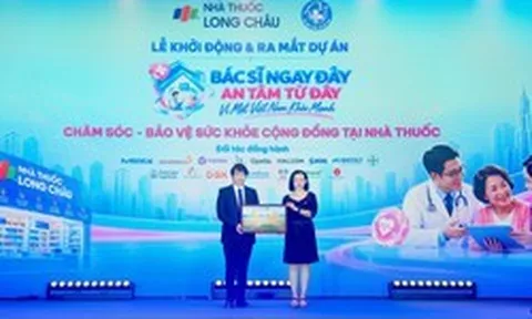 Long Châu cùng Hội Thầy thuốc trẻ Việt Nam tiên phong đưa bác sĩ đến nhà thuốc