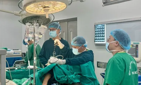Người đàn ông 54 tuổi ho ra đờm có mùi "lạ"