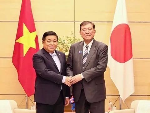 Phó Thủ tướng Nguyễn Chí Dũng hội kiến Thủ tướng Nhật Bản Ishiba Shigeru