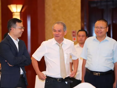 Bầu Đức: HAGL từ mô hình ‘2 cây - 1 con’ sẽ thành ‘4 cây – 1 con’, trồng thêm 2000ha dâu và 2000ha cà phê nhờ học Trung Quốc