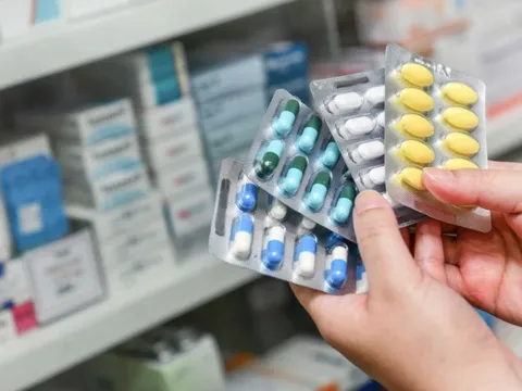 Bỏ sổ khám bệnh, tích hợp kê đơn thuốc vào hồ sơ điện tử