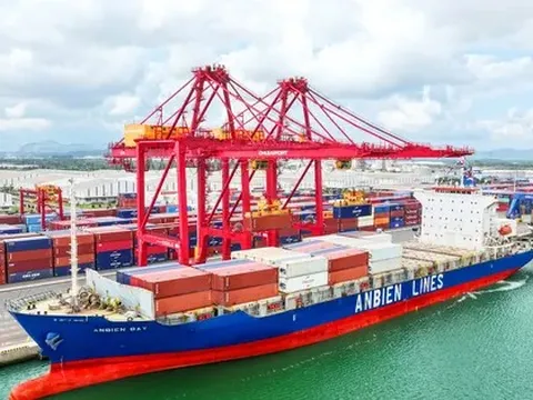 Việt Nam xuất siêu 7,6 tỷ USD