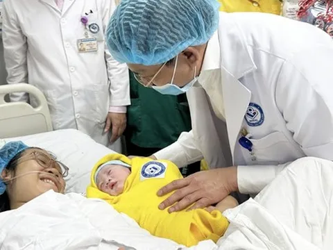 Chính sách dân số mới: Sinh con sẽ được hỗ trợ tiền?