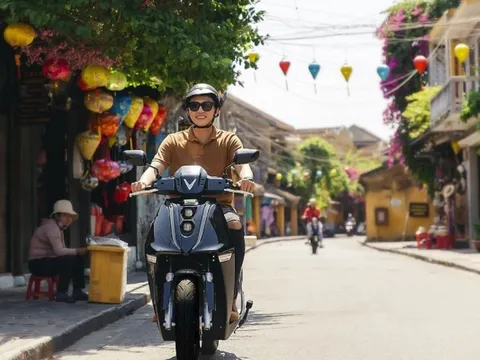"Trước mỗi ngày tốn đến 500.000 đồng tiền xăng, giờ chạy xe điện chỉ mất 100.000 đồng"