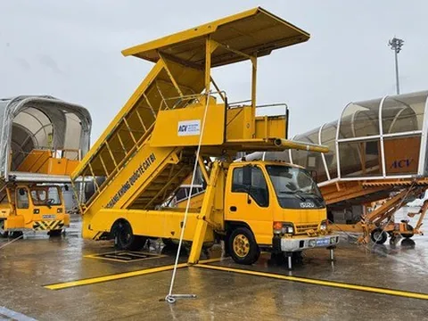 Cận cảnh "chạy bão" tại các sân bay