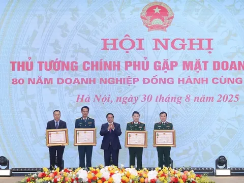 Tập đoàn Viettel đón nhận Huân chương Bảo vệ Tổ quốc hạng Nhất lần thứ hai