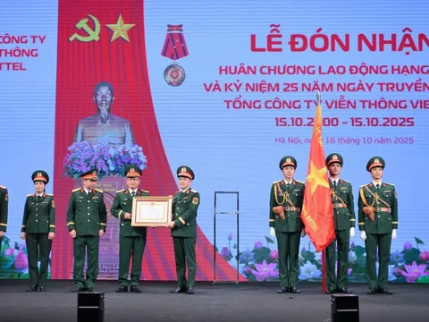 Viettel Telecom nhận Huân chương Lao động hạng Nhất