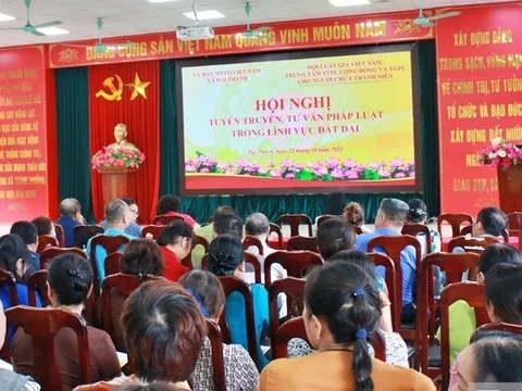Hà Nội: Người dân xã Đại Thanh hào hứng tìm hiểu Luật Đất đai