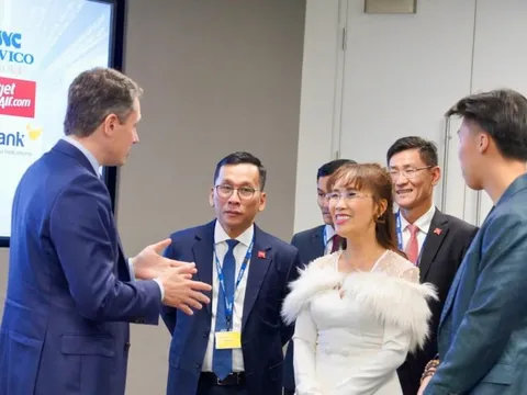 Thăm nơi nắm giữ 34.000 tỷ USD ở Anh, tỷ phú Nguyễn Thị Phương Thảo bày tỏ mong muốn lớn chưa từng có