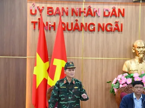 Bộ Quốc phòng và Bộ Xây dựng chỉ đạo ứng phó bão số 13 và sự cố tàu hàng 174.000 tấn