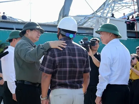 Thủ tướng thăm hỏi người dân, doanh nghiệp thiệt hại nặng nề do bão lũ tại Gia Lai