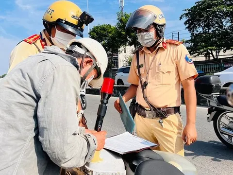 Quy định mới: Cá nhân vi phạm hành chính có thể bị cưỡng chế khấu trừ 30% lương và 50% thu nhập