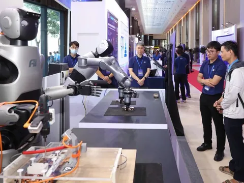 Loạt công nghệ tương lai xuất hiện tại Diễn đàn Kinh tế mùa Thu 2025, nhiều người trầm trồ