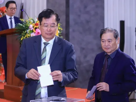 Hội Luật gia Việt Nam quyên góp ủng hộ đồng bào bị thiệt hại do mưa lũ