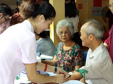 Kiến nghị trợ cấp hưu trí từ 60 tuổi, Bộ trưởng Y tế nói gì?