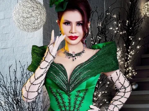 Hoa hậu Diễm Giang rạng rỡ đón giáng sinh, lan tỏa năng lượng tích cực cuối năm