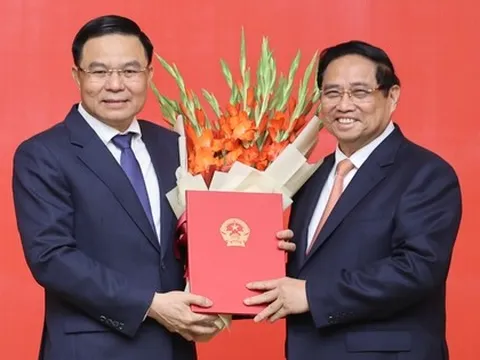 Thủ tướng trao Quyết định giao Quyền Bộ trưởng Bộ Công Thương