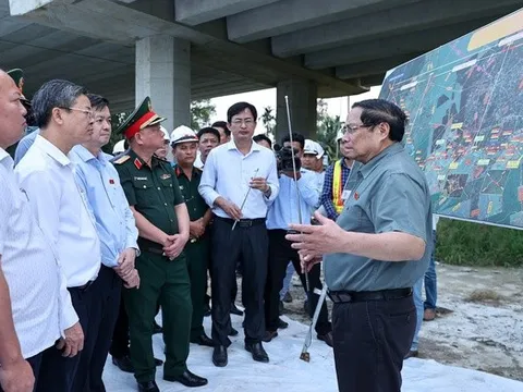Thủ tướng yêu cầu đẩy nhanh tiến độ các dự án đầu tư xây dựng chào mừng Đại hội Đảng