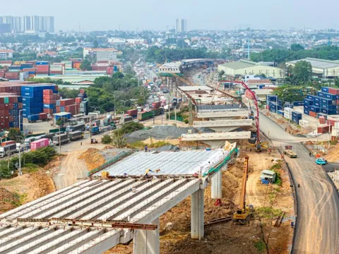 Đại công trường nút giao Tân Vạn chạy nước rút cuối năm